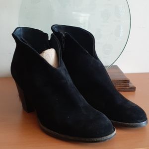 Paul Green Black Suede Ankle Boot 3" heels size 9